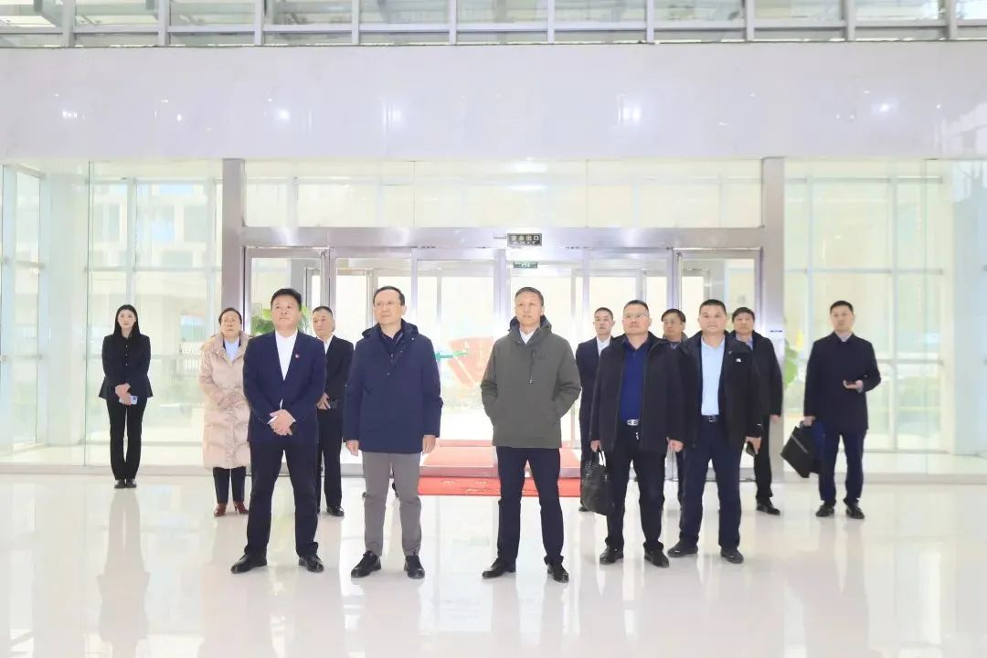 省政府國資委黨委書記、主任李濤一行到花花牛乳業(yè)集團(tuán)調(diào)研