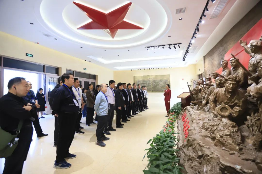 傳承紅色基因·踐行初心使命 | 花花牛乳業(yè)集團(tuán)黨務(wù)干部赴河南大別山干部學(xué)院開(kāi)展綜合素質(zhì)提升教育培訓(xùn)