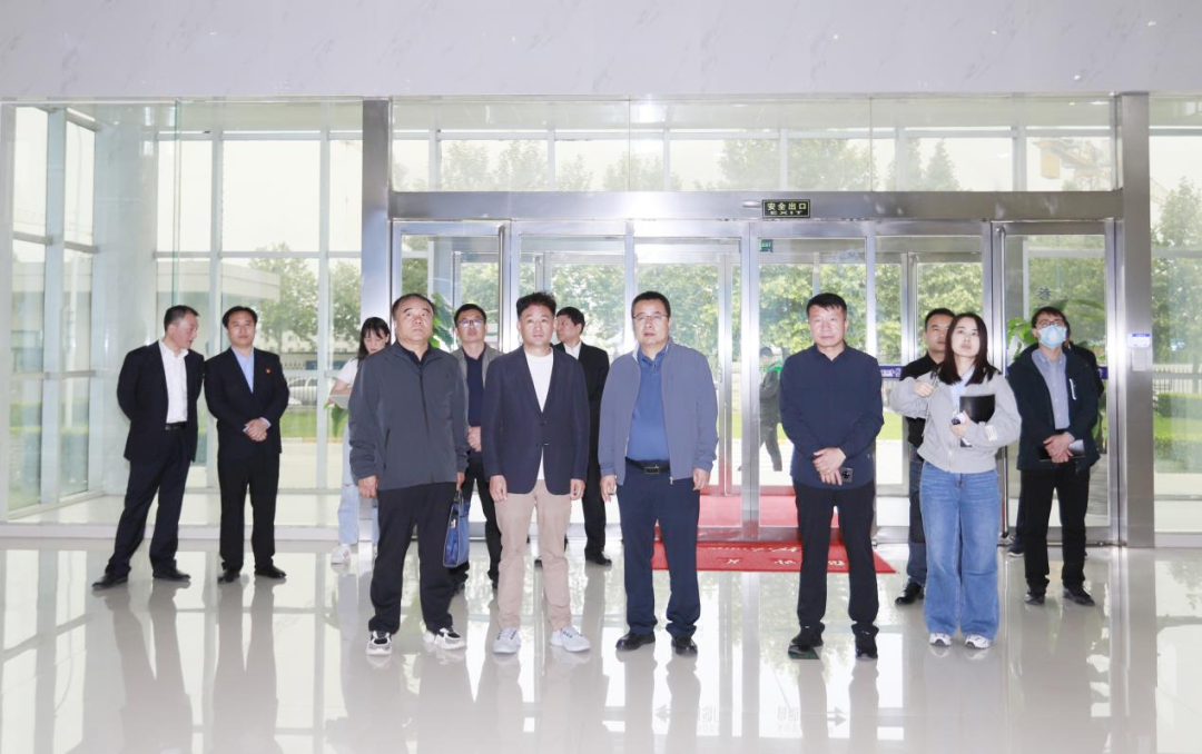 花花牛丨寧夏農(nóng)業(yè)農(nóng)村廳畜牧獸醫(yī)局局長(zhǎng)洪龍一行蒞臨花花牛參觀(guān)調(diào)研