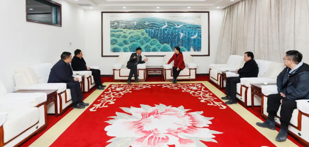 發(fā)揮產業(yè)優(yōu)勢 助力鄉(xiāng)村振興 | 民權縣委副書記、縣長王靜嫻會見關曉彥董事長一行