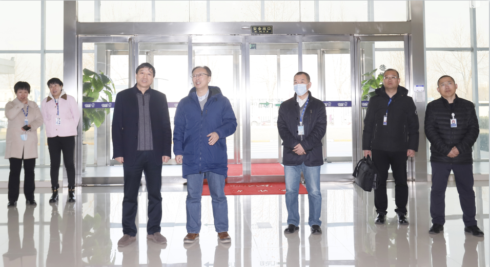 花花牛丨東北農(nóng)大食品學院院長、中原食品實驗室首席科學家姜毓君教授蒞臨花花牛乳業(yè)集團調(diào)研