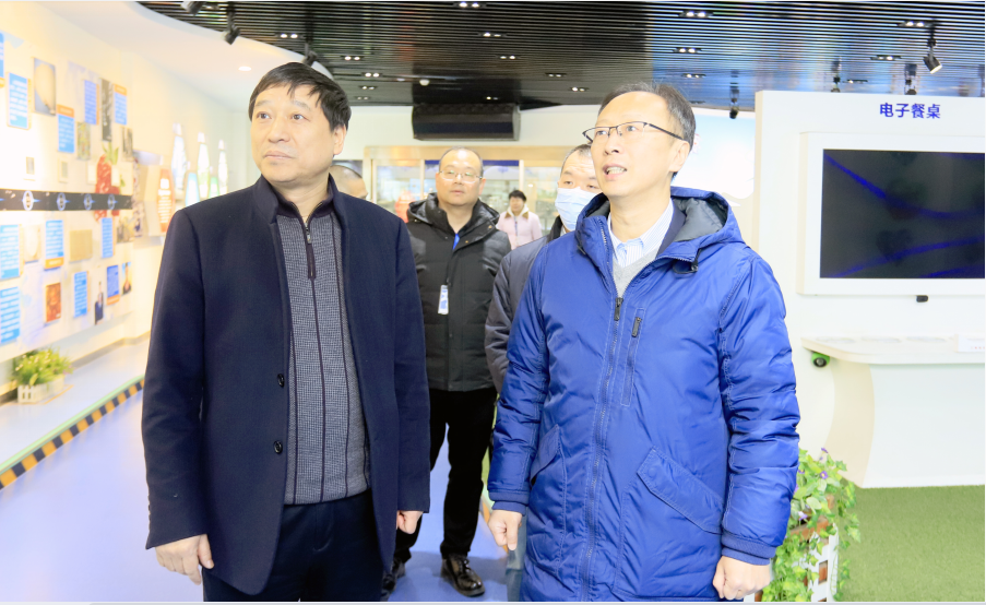 花花牛丨東北農(nóng)大食品學院院長、中原食品實驗室首席科學家姜毓君教授蒞臨花花牛乳業(yè)集團調(diào)研