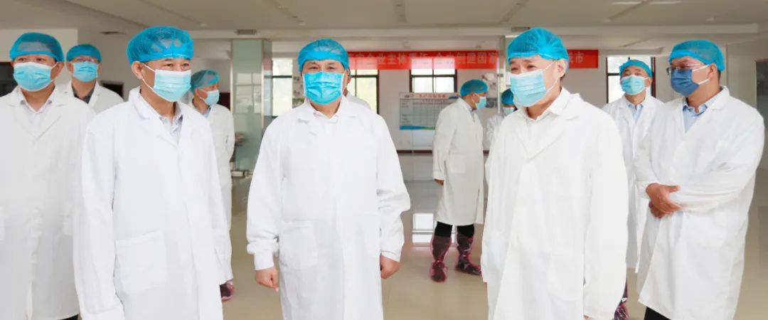 快訊丨河南省人民政府副省長武國定蒞臨花花牛乳業(yè)集團瑞亞牧業(yè)調(diào)研奶源基地建設情況 快訊丨河南省人民政府副省長武國定蒞臨花花牛乳業(yè)集團瑞亞牧業(yè)調(diào)研奶源基地建設情況