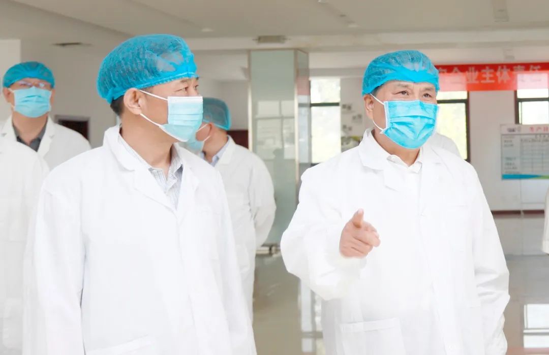 快訊丨河南省人民政府副省長武國定蒞臨花花牛乳業(yè)集團瑞亞牧業(yè)調(diào)研奶源基地建設情況 快訊丨河南省人民政府副省長武國定蒞臨花花牛乳業(yè)集團瑞亞牧業(yè)調(diào)研奶源基地建設情況