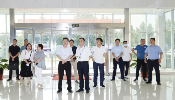 快訊|鄭州市二七區(qū)委副書記、區(qū)長(zhǎng)虎榮鑫蒞臨河南花花牛乳業(yè)集團(tuán)調(diào)研