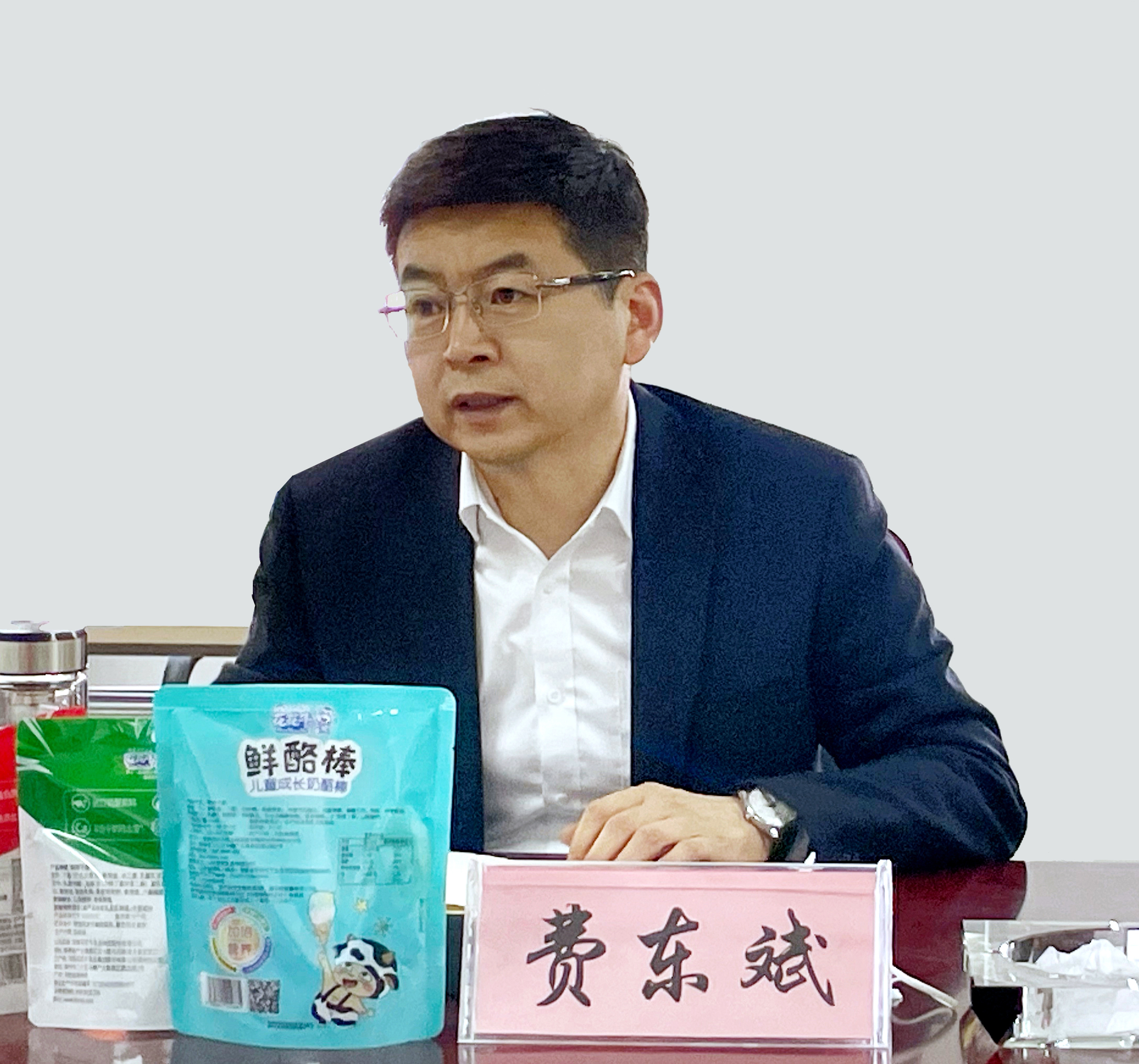 河南省委常委、副省長費東斌蒞臨 花花牛乳業(yè)集團調(diào)研