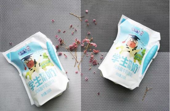 花花牛首款?lèi)?ài)克林低溫學(xué)生飲用酸牛奶上市啦！?。? title=
