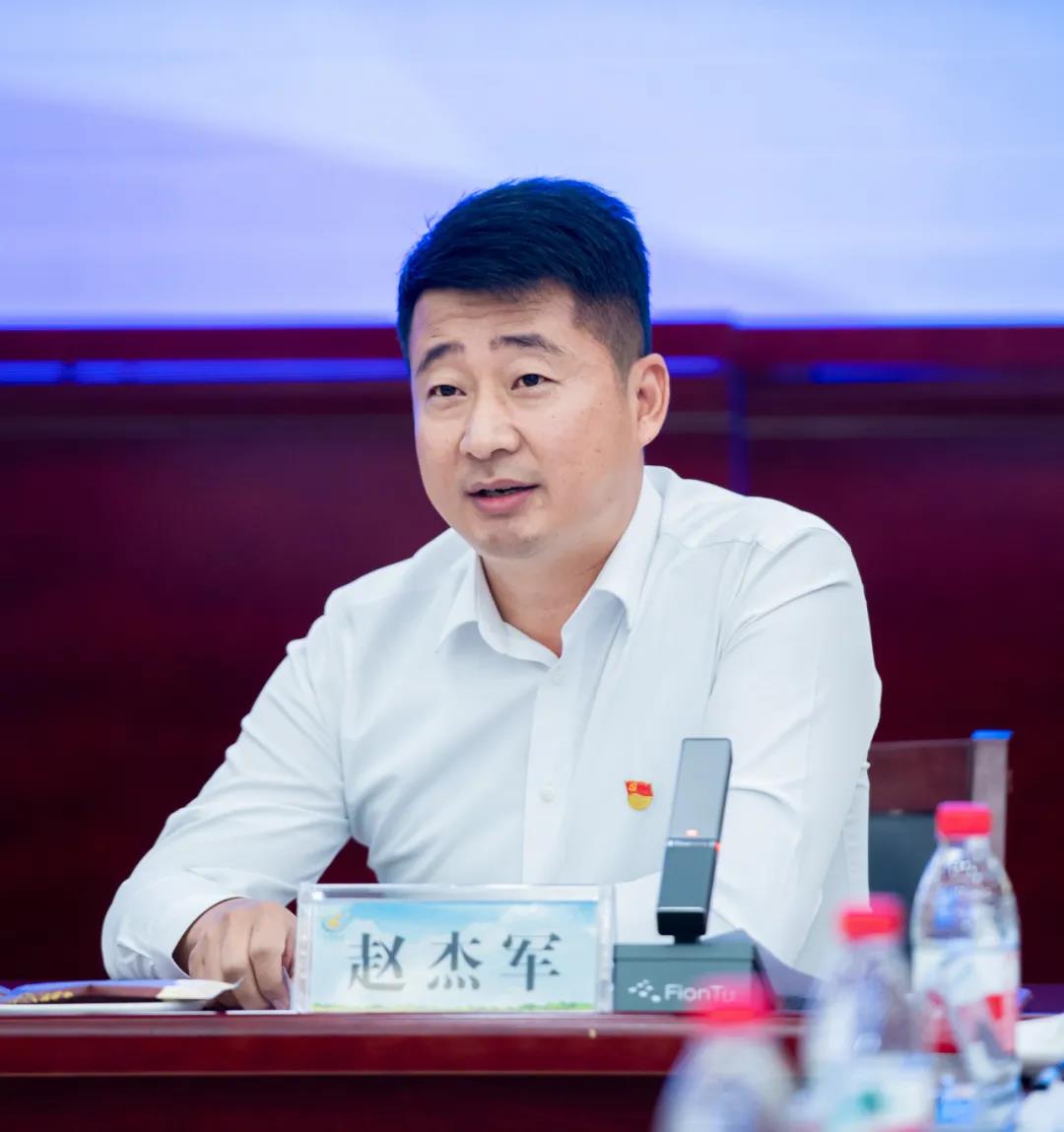 花花牛| 蘭考縣人民政府與蒙牛、花花牛達(dá)成戰(zhàn)略合作 助力河南奶業(yè)高質(zhì)量發(fā)展