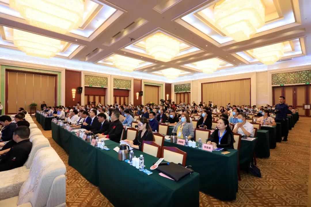 花花牛 | “2020河南食品安全與發(fā)展論壇——新常態(tài)下的高質量發(fā)展”成功舉辦