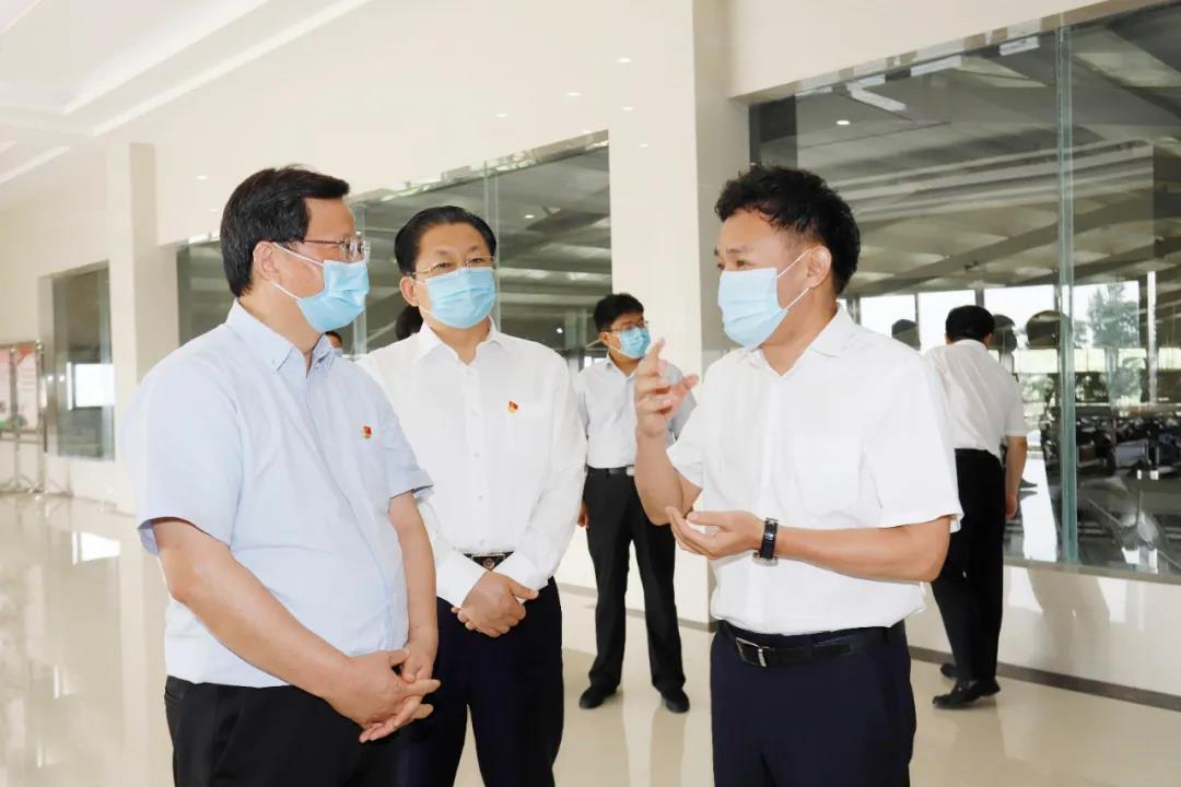 快訊 | 河南省委常委、省紀委書記、省監(jiān)委主任任正曉蒞臨花花牛乳業(yè)集團新蔡瑞亞牧場調(diào)研