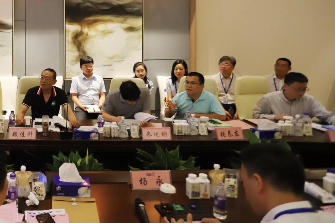 河南首家！花花牛乳業(yè)集團(tuán)通過(guò)優(yōu)質(zhì)乳工程驗(yàn)收