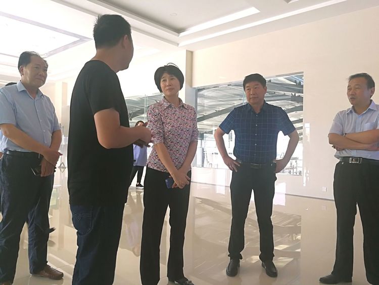 駐馬店市委常委、統(tǒng)戰(zhàn)部長姚新文 蒞臨花花牛乳業(yè)集團(tuán)總部調(diào)研