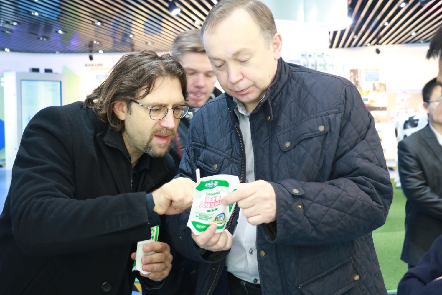 波蘭BZK集團(tuán)參觀訪問(wèn)花花牛