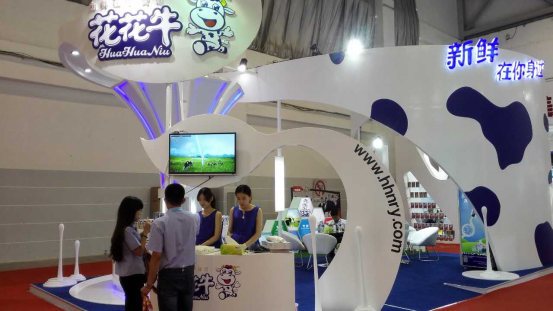 花花牛牛氣沖天！農(nóng)業(yè)部長品嘗“領暢”點贊，又獲國際奶業(yè)平臺青睞