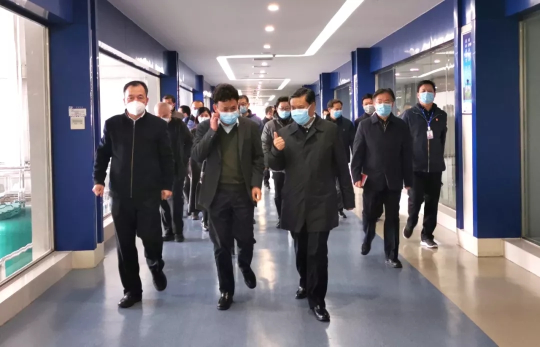 快訊丨河南省副省長(zhǎng)武國定蒞臨花花牛乳業(yè)集團(tuán)調(diào)研重點(diǎn)保障企業(yè)復(fù)工復(fù)產(chǎn)情況 快訊丨河南省副省長(zhǎng)武國定蒞臨花花牛乳業(yè)集團(tuán)調(diào)研重點(diǎn)保障企業(yè)復(fù)工復(fù)產(chǎn)情況