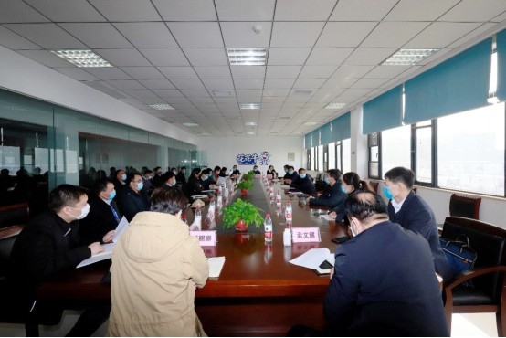 省委統(tǒng)戰(zhàn)部副部長張紅林一行蒞臨花花牛乳業(yè)集團 調研復工復產暨二七區(qū)民營經濟發(fā)展工作座談會