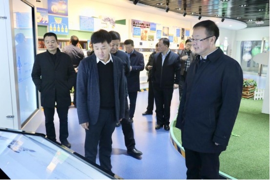 寧夏回族自治區(qū)農(nóng)業(yè)農(nóng)村廳黨組書記、廳長(zhǎng)王剛一行蒞臨花花牛乳業(yè)集團(tuán)調(diào)研